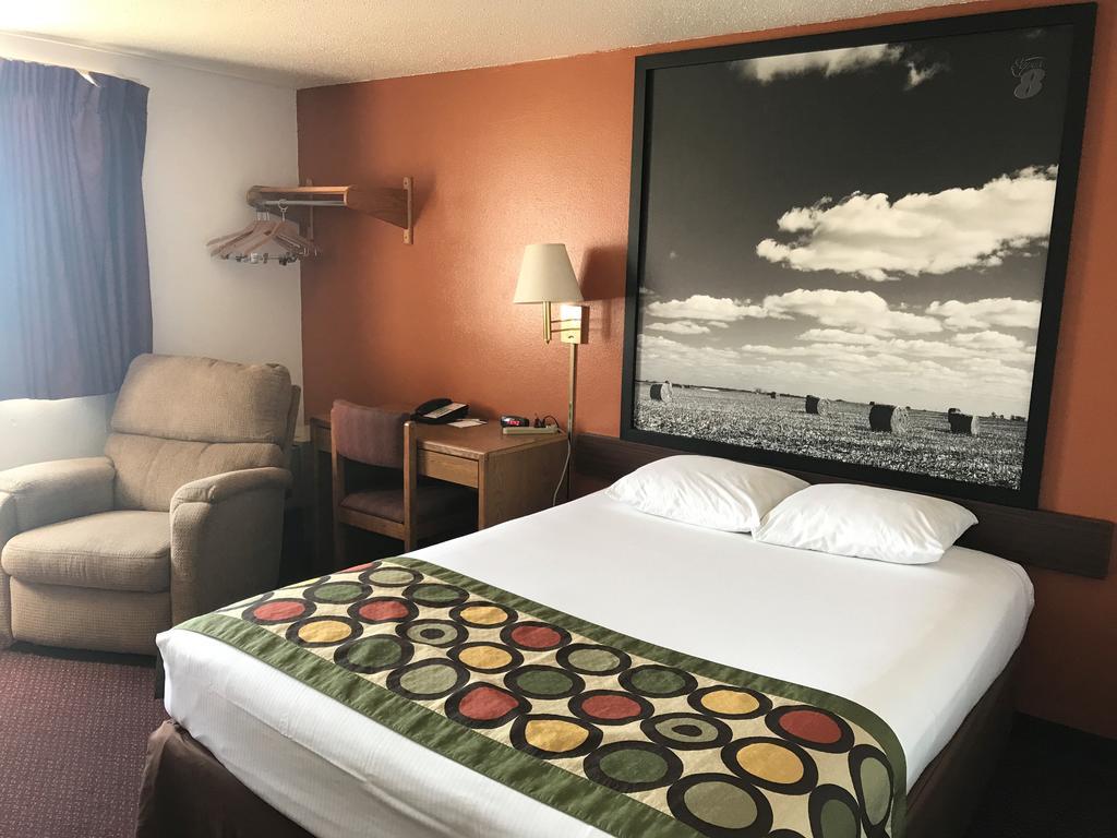 Super 8 By Wyndham Aberdeen East Екстер'єр фото